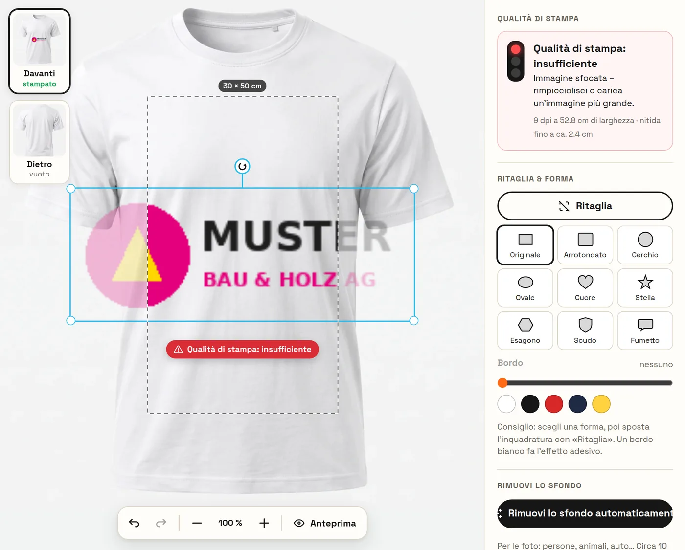 Piccolo logo su una t-shirt bianca con l’avviso rosso qualità di stampa insufficiente